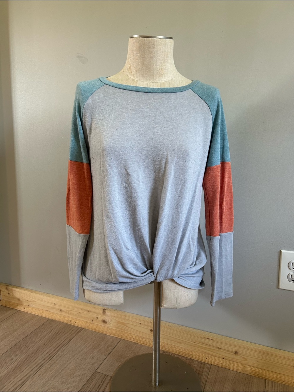 Twist-Hem Colorblock Long Sleeve Top - Light Blue/Teal/Rust
